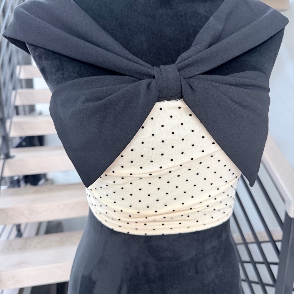 New Y2K  Pinup Black and Cream Polka Dot off shoulder Top with a bow size XS - Picture 5 of 7